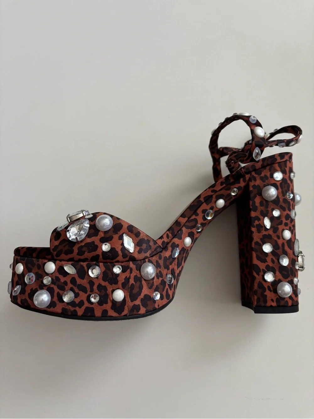 Gianni Bini Platform Calvan Leopard Rhinestone Jewel Faux Pearl New Shoes Heels